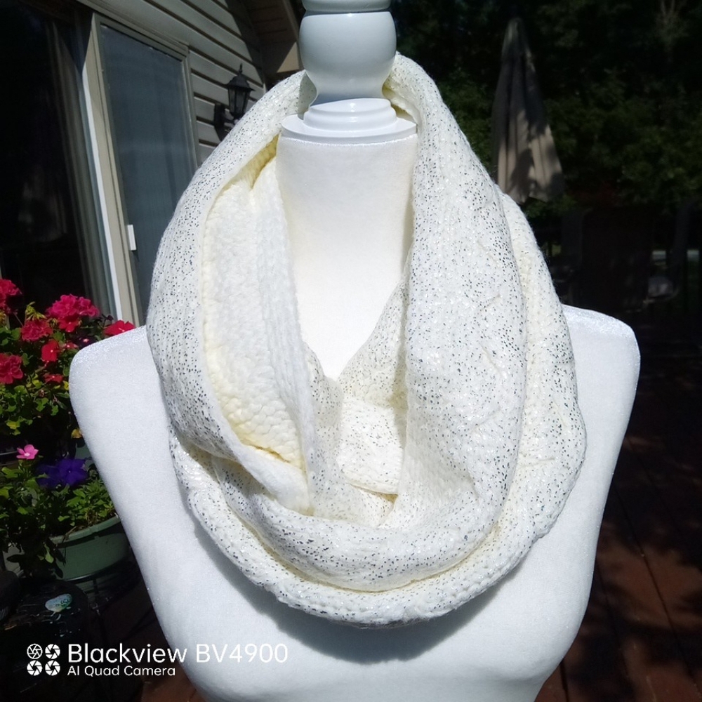 NWT Cream color winter scarf with foil print